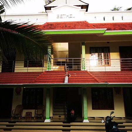 J2 Home Stay - Luxury Homes With Caravan Services Thiruvananthapuram Exteriör bild