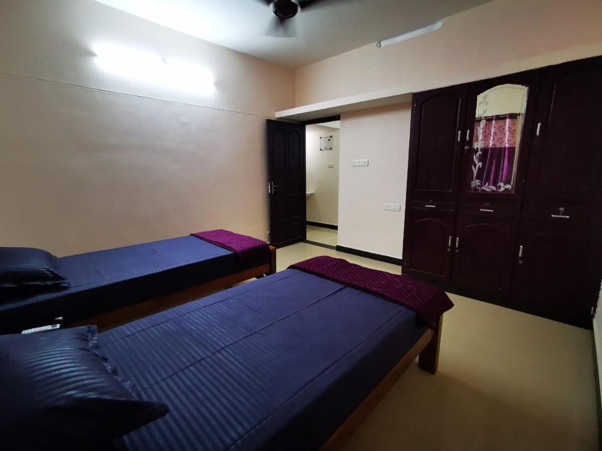 J2 Home Stay - Luxury Homes With Caravan Services Thiruvananthapuram Exteriör bild