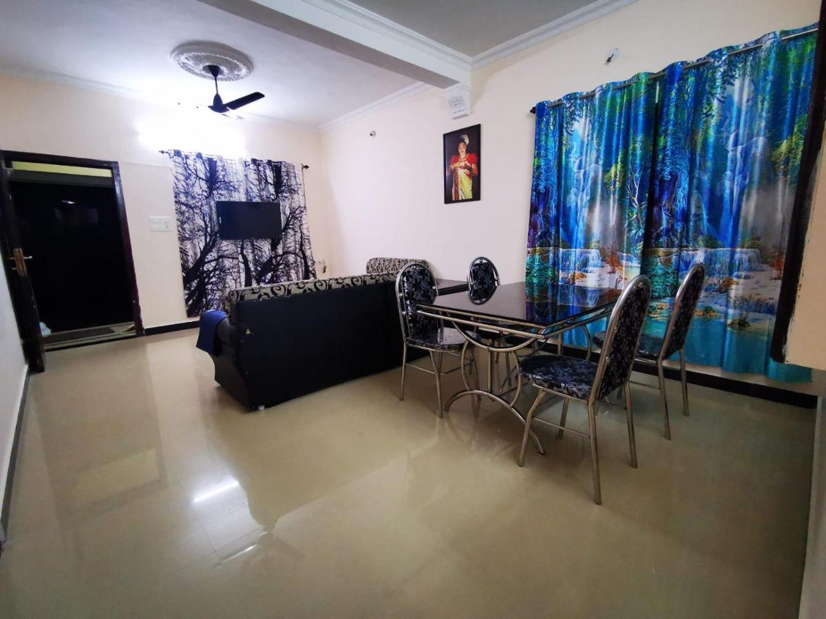 J2 Home Stay - Luxury Homes With Caravan Services Thiruvananthapuram Exteriör bild