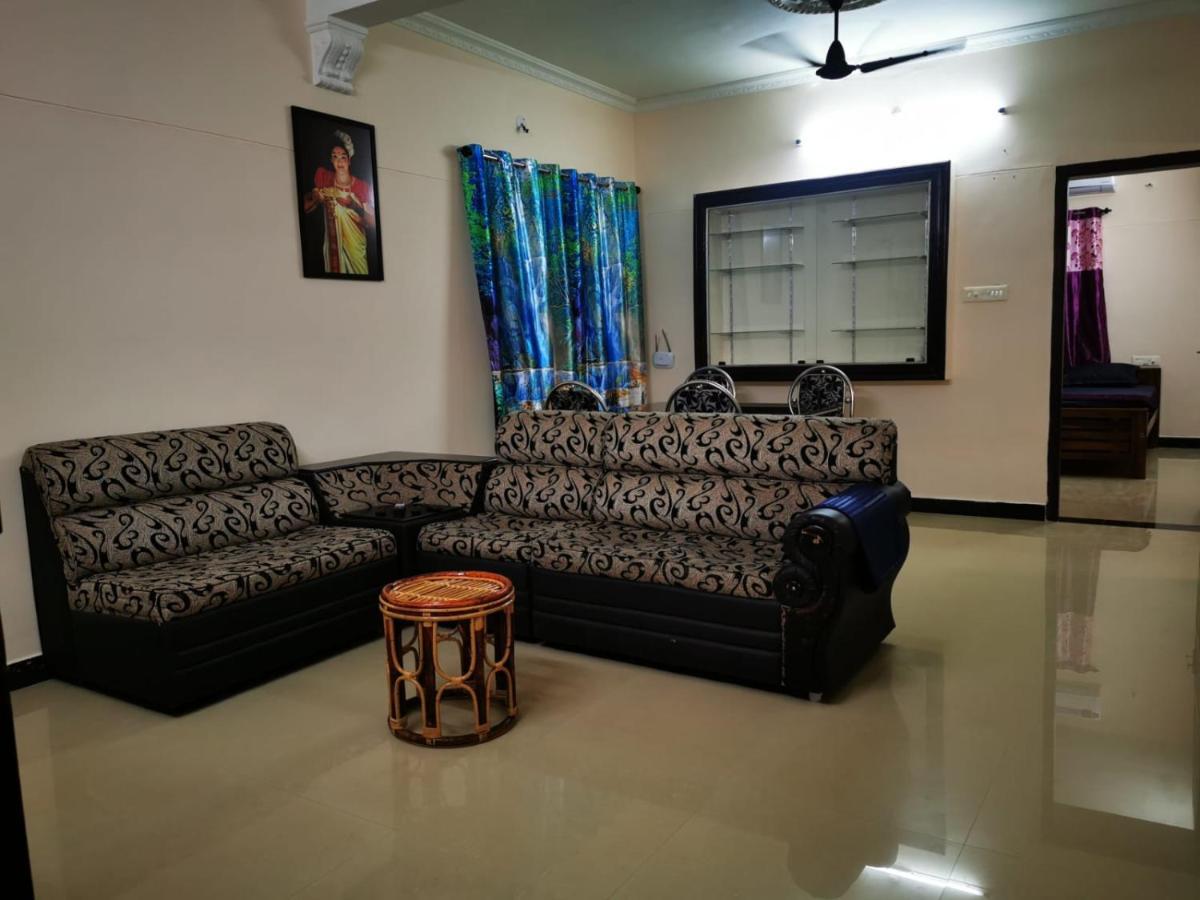 J2 Home Stay - Luxury Homes With Caravan Services Thiruvananthapuram Exteriör bild
