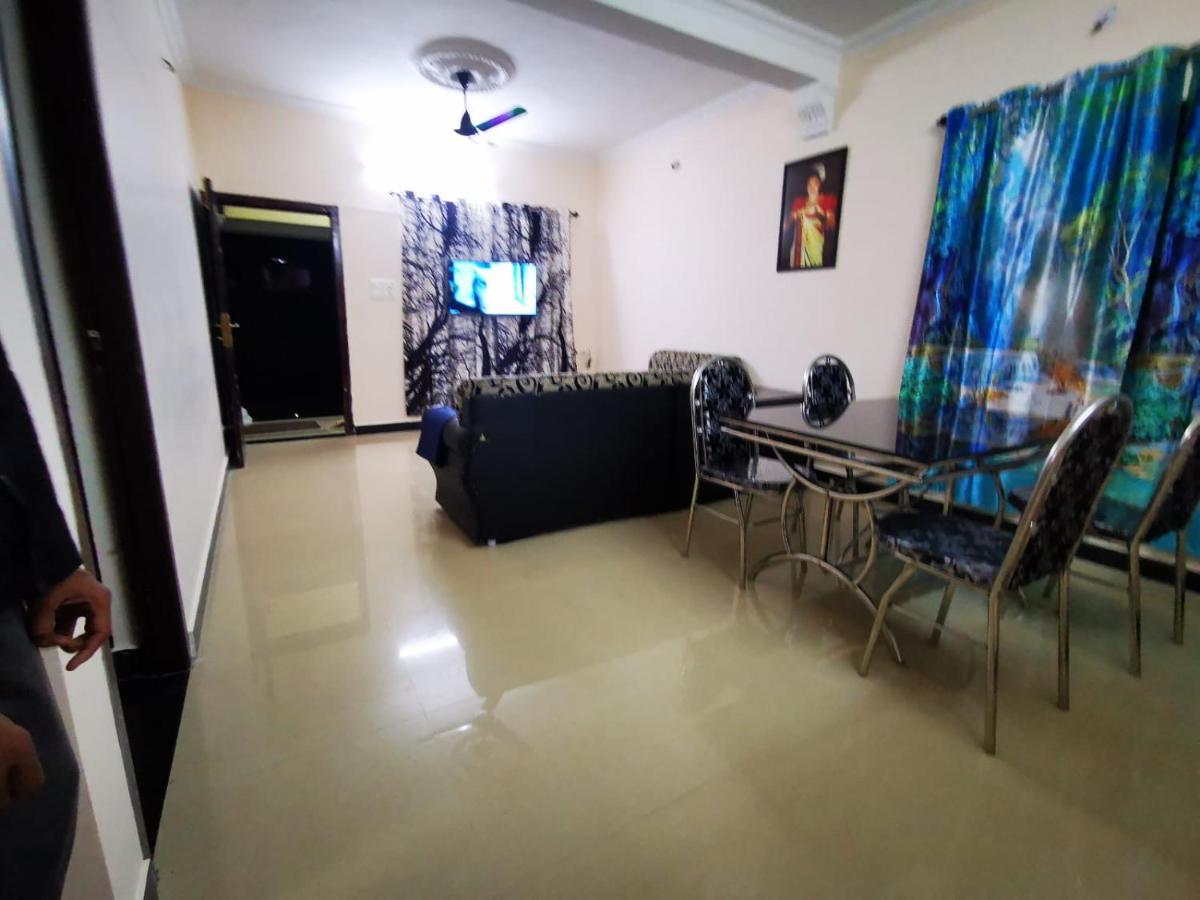 J2 Home Stay - Luxury Homes With Caravan Services Thiruvananthapuram Exteriör bild