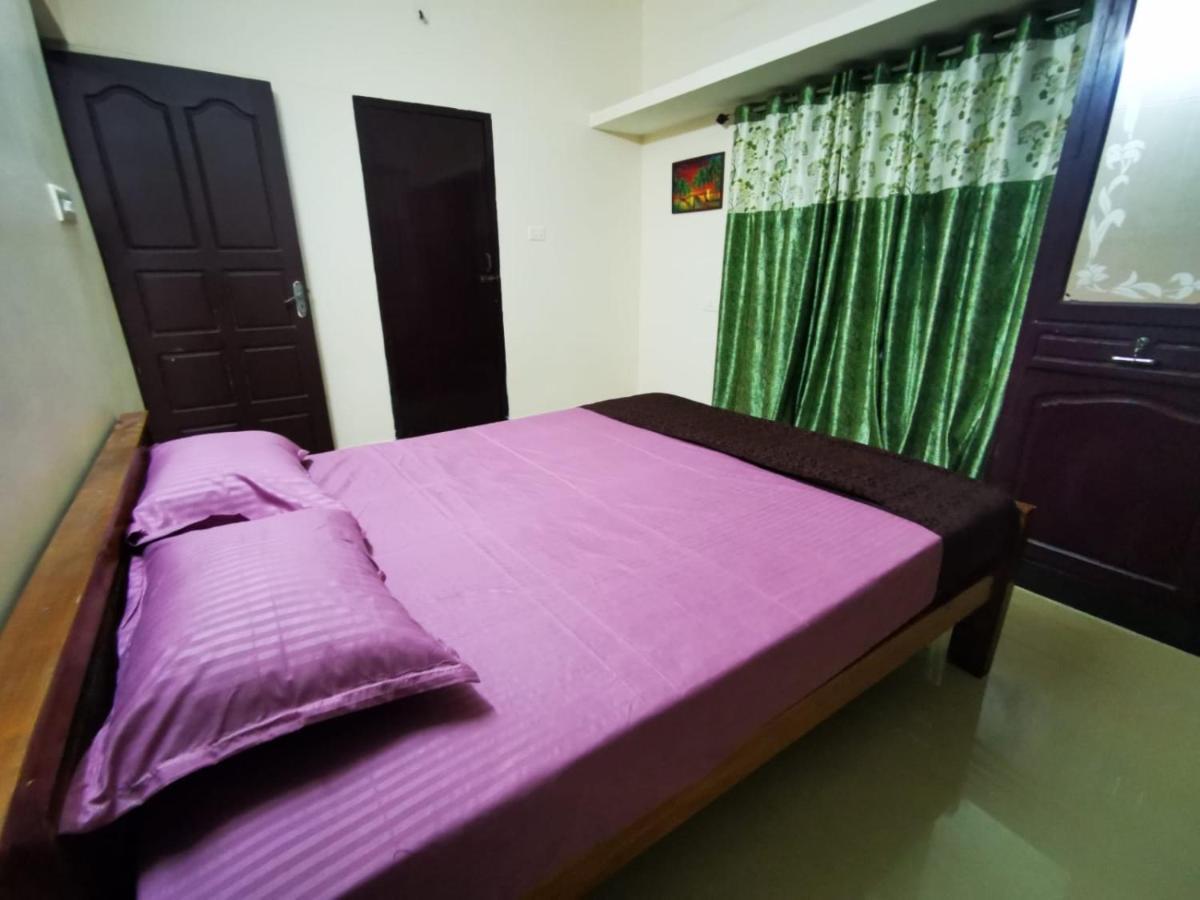 J2 Home Stay - Luxury Homes With Caravan Services Thiruvananthapuram Exteriör bild