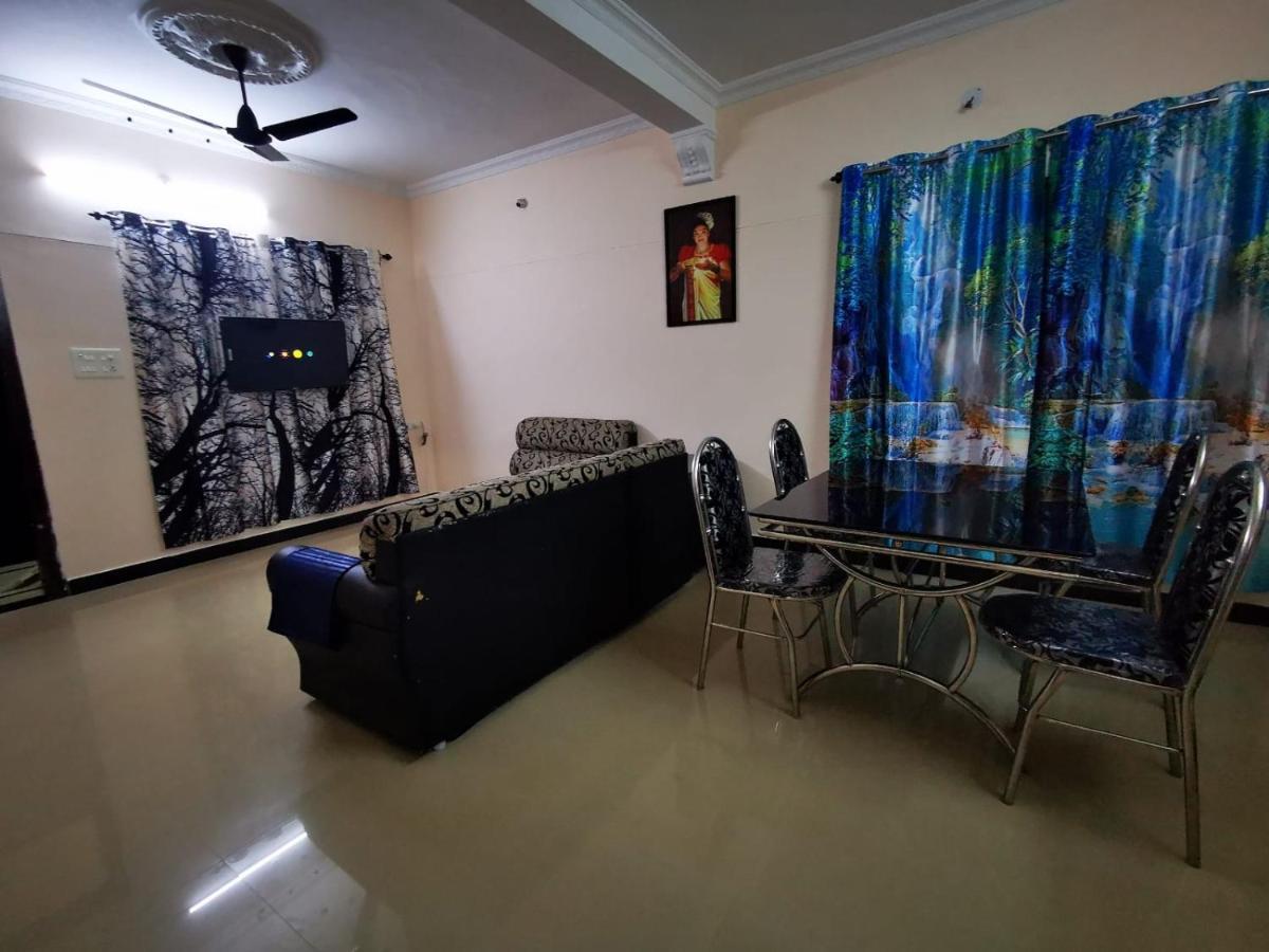 J2 Home Stay - Luxury Homes With Caravan Services Thiruvananthapuram Exteriör bild