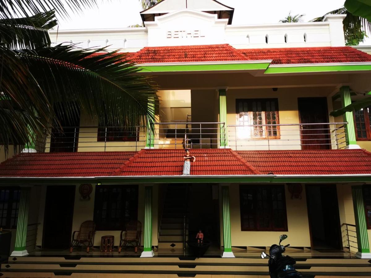 J2 Home Stay - Luxury Homes With Caravan Services Thiruvananthapuram Exteriör bild